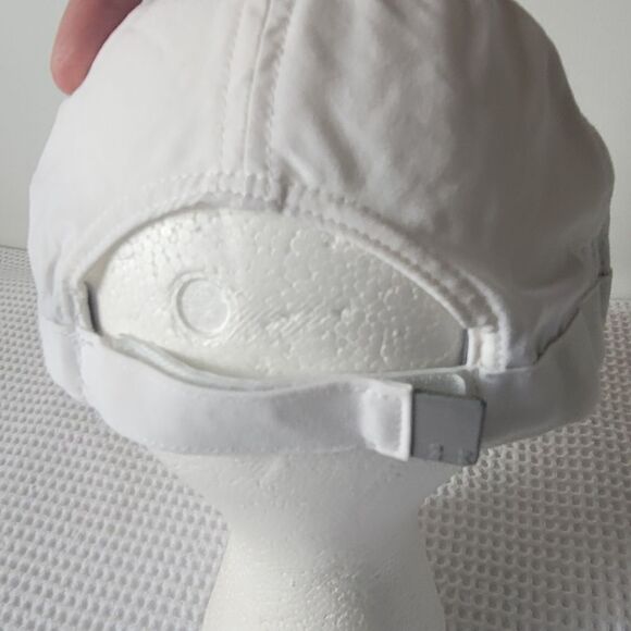 CLEARANCE !!!💥Under Armour Womens White Activewear hat - Picture 4 of 7